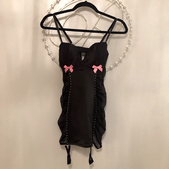 Gorgeous Victoria’s Secret Silky & Lacy Lingerie with Rhinestones. - Picture 1 of 6